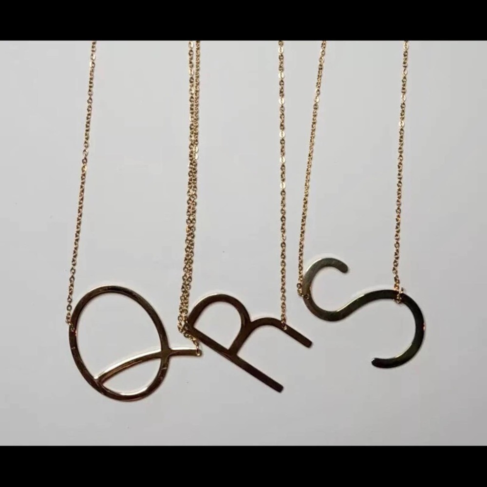 Gold Initial Pendant Necklace Letter O - Picture 7 of 8